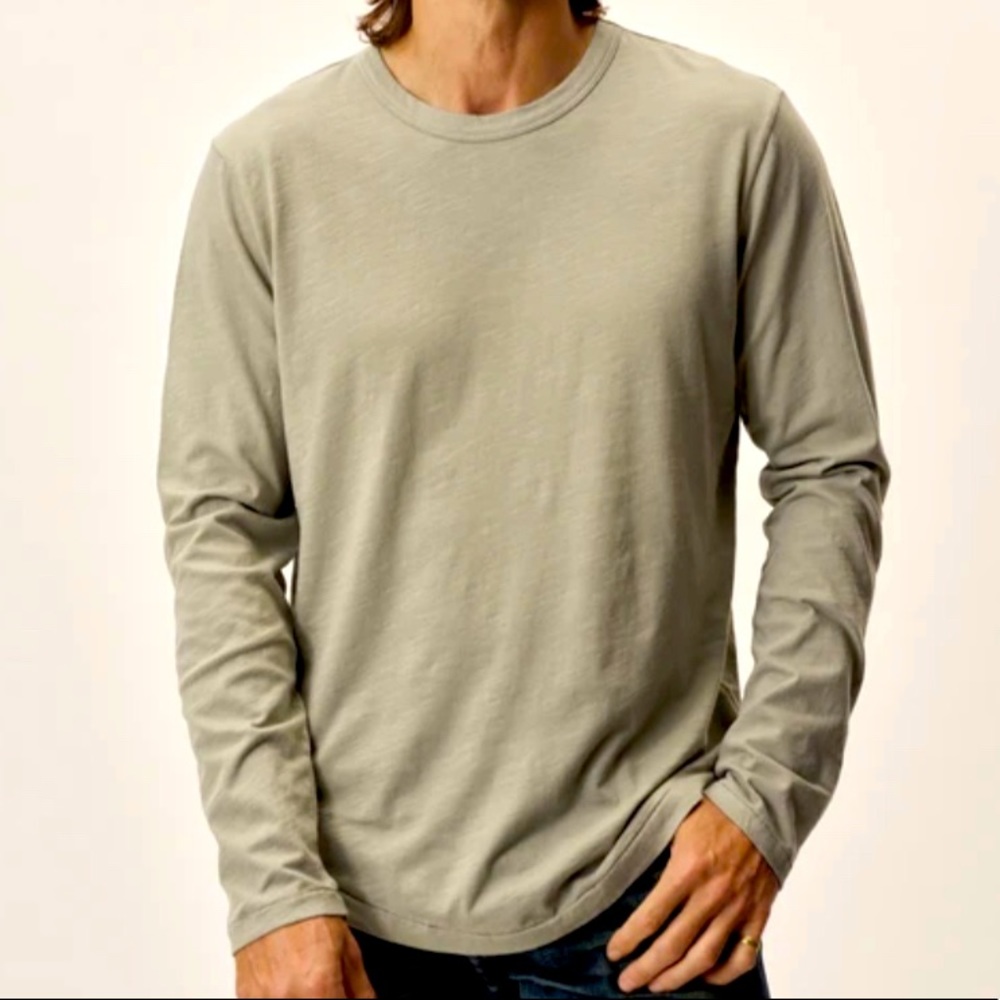 BUCK MASON LONG SLEEVE COURTYARD CURVED HEM TEE
